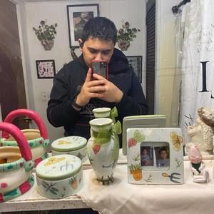 Meet your Posher, Victor